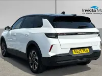 Used Vauxhall Grandland X Ultimate 136 HP (100 kW) 2025 Arctic white gloss SUV