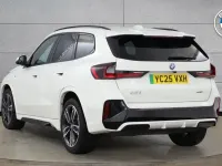 Begagnad BMW iX1 M Sport 147 kW (201 HK) 2025 Vit SUV