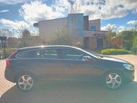Usado Volvo V60 SE Lux 215 HP (158 kW) 2012 Preto Carrinha