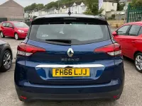 Usado Renault Scénic III Dynamique 110 CV (80 kW) 2016 Azul Monovolumen