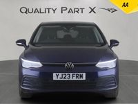 Second-hand VW Golf VIII Life 110 CP (80 kW) 2023 Albastru Hatchback