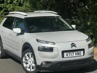 Used Citroën C4 Cactus PureTech 108 HP (79 kW) 2017 White Hatchback