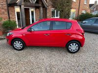 Używany Hyundai i20 Classic 85 KM (62 kW) 2013 Czerwony Hatchback