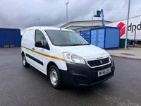 Begagnad Peugeot Partner S 2016 Vit Minibuss