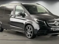 Usado Mercedes V300 AMG line 237 HP (174 kW) 2023 Cinzento Monovolume