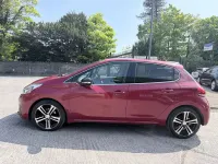 Second-hand Peugeot 208 GT-line 100 CP (73 kW) 2018 Roșu Hatchback