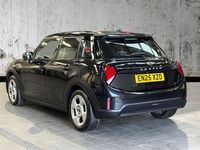 Begagnad Mini Cooper Hatch 113 kW (154 HK) 2025 Svart Halvkombi