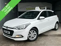 Used Hyundai i20 SE 84 HP (61 kW) 2017 White Hatchback