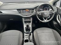 Used Vauxhall Astra Business Edition 130 HP (95 kW) 2020 White Hatchback