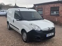 Used Vauxhall Combo 95 HP (69 kW) 2018 White MPV