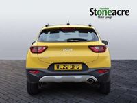 Used Kia Stonic 100 HP (73 kW) 2022 Yellow SUV
