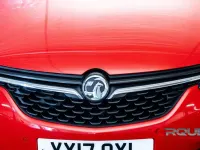 Used Vauxhall Zafira Tourer SRi 140 HP (102 kW) 2017 Red MPV