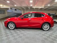 Używany Mazda 3 Inclusive 2018 Czerwony Hatchback