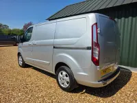 Usado Ford Transit Custom Limited 130 HP (95 kW) 2017 Prateado Van