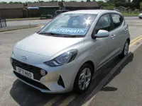 Używany Hyundai i10 SE 84 KM (61 kW) 2022 Srebrny Hatchback