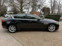 Używany Jaguar XE Prestige 180 KM (132 kW) 2016 Czarny Sedan/Limuzyna