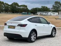 Used Tesla Model Y Long Range AWD 378 kW (514 HP) 2022 White SUV