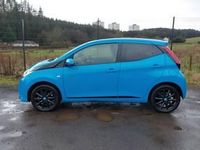 Used Toyota Aygo x-press 69 HP (50 kW) 2018 Blue Hatchback