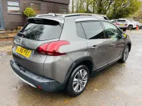 Begagnad Peugeot 2008 Allure 2017 Grå SUV