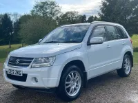 Used Suzuki Grand Vitara SZ-T 129 HP (94 kW) 2012 White SUV