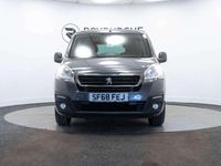 Used Peugeot TePee Active 100 HP (73 kW) 2018 Grey MPV