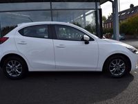 Begagnad Mazda 2 2022 Vit Halvkombi