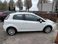 Used Fiat Punto Pop 69 HP (50 kW) 2013 White Hatchback