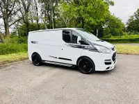 Used Ford Transit Custom Limited 170 HP (125 kW) 2018 White Van