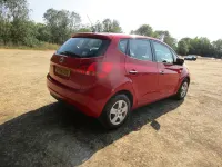 Used Kia Venga 90 HP (66 kW) 2012 Red Hatchback