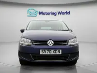 Usado VW Sharan SE 150 HP (110 kW) 2020 Azul Monovolume