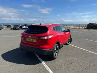 Used Nissan Qashqai N-Connecta 110 HP (80 kW) 2016 Red SUV