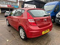 Used Hyundai i30 SE 108 HP (79 kW) 2009 Red Hatchback