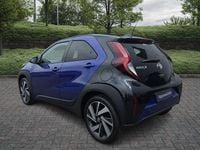 Usado Toyota Aygo X 72 HP (52 kW) 2025 Azul SUV