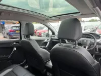 Usado Peugeot 2008 Allure Premium 2018 Gris SUV