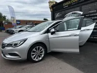 Used Vauxhall Astra Design Edition 100 HP (73 kW) 2017 Silver Hatchback