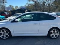 Used Ford Focus Zetec 123 HP (90 kW) 2010 White Hatchback