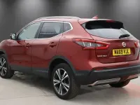 Used Nissan Qashqai N-Connecta 140 HP (102 kW) 2019 Red SUV