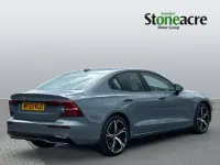 Usado Volvo S60 Plus 250 HP (183 kW) 2023 Cinzento Sedan