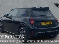 Usado Mini Cooper Hatch 113 kW (154 CV) 2025 Negro Utilitario