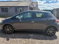 Used Toyota Yaris Hybrid 99 HP (72 kW) 2019 Grey Hatchback