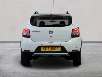 Begagnad Dacia Sandero Lauréate 90 HK (66 kW) 2014 Vit Halvkombi