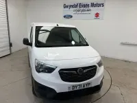 Used Vauxhall Combo 100 HP (73 kW) 2021 White MPV