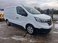 Begagnad Renault Trafic Business 2023 Vit Minibuss