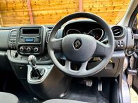 Begagnad Renault Trafic Business 2020 Grå Minibuss