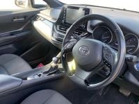 Second-hand Toyota C-HR 122 CP (89 kW) 2023 SUV