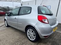 Used Renault Clio II Dynamique 75 HP (55 kW) 2010 Silver Hatchback