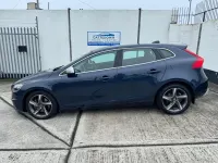 Used Volvo V40 R-Design 190 HP (139 kW) 2015 Blue Hatchback