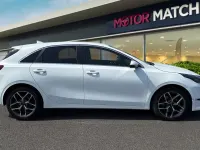 Used Kia Ceed 2023 White Hatchback