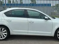 Used Skoda Octavia LAURIN & KLEMENT 150 HP (110 kW) 2017 White Hatchback