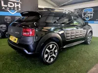 Used Citroën C4 Cactus Flair 110 HP (80 kW) 2017 Black Hatchback